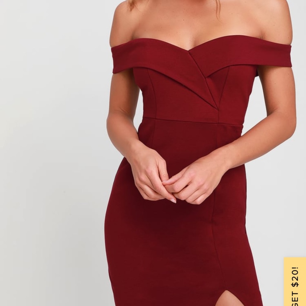 ✨Lulus Burgundy Body Dress!✨ Worn only once!